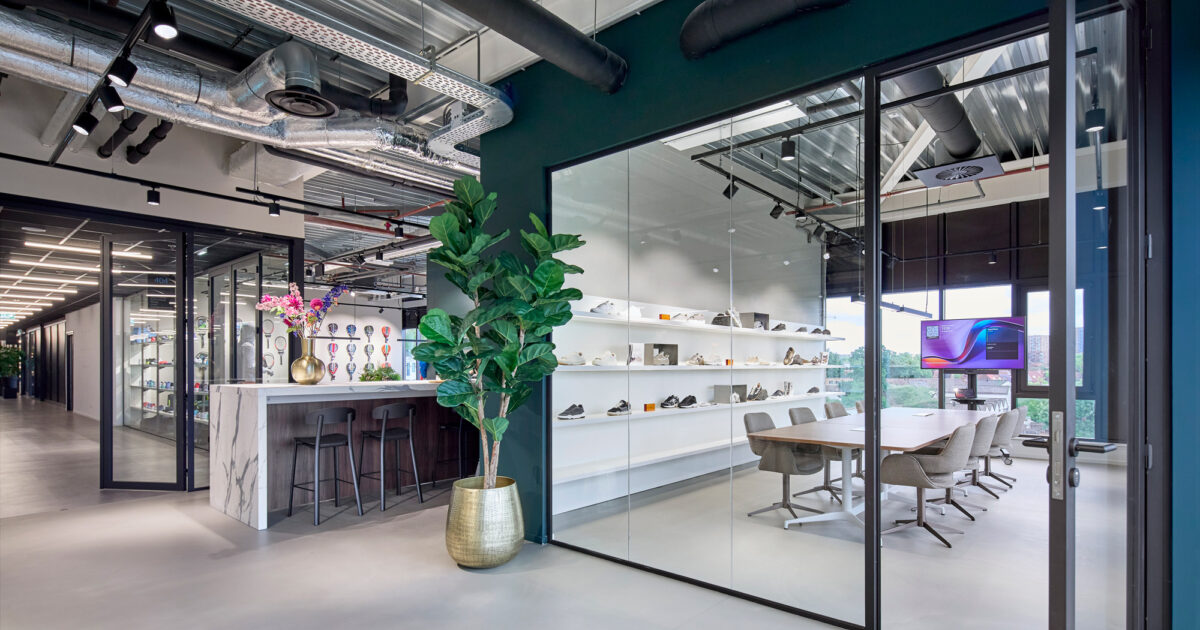 Bos Group International | Retail Showroom | Bulsink